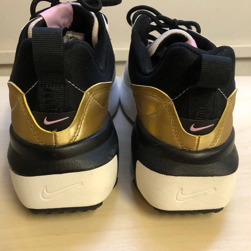 Nike Air Max Cream Gold Lace Up Verona Sneakers - Picture 4 of 5